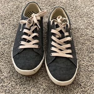 Taos canvas sneakers EUC